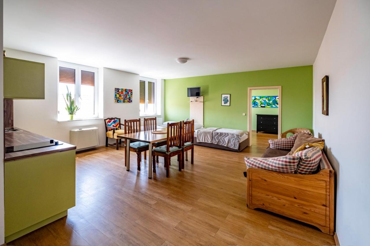 Apartmány Gulliver Mikulov Esterno foto