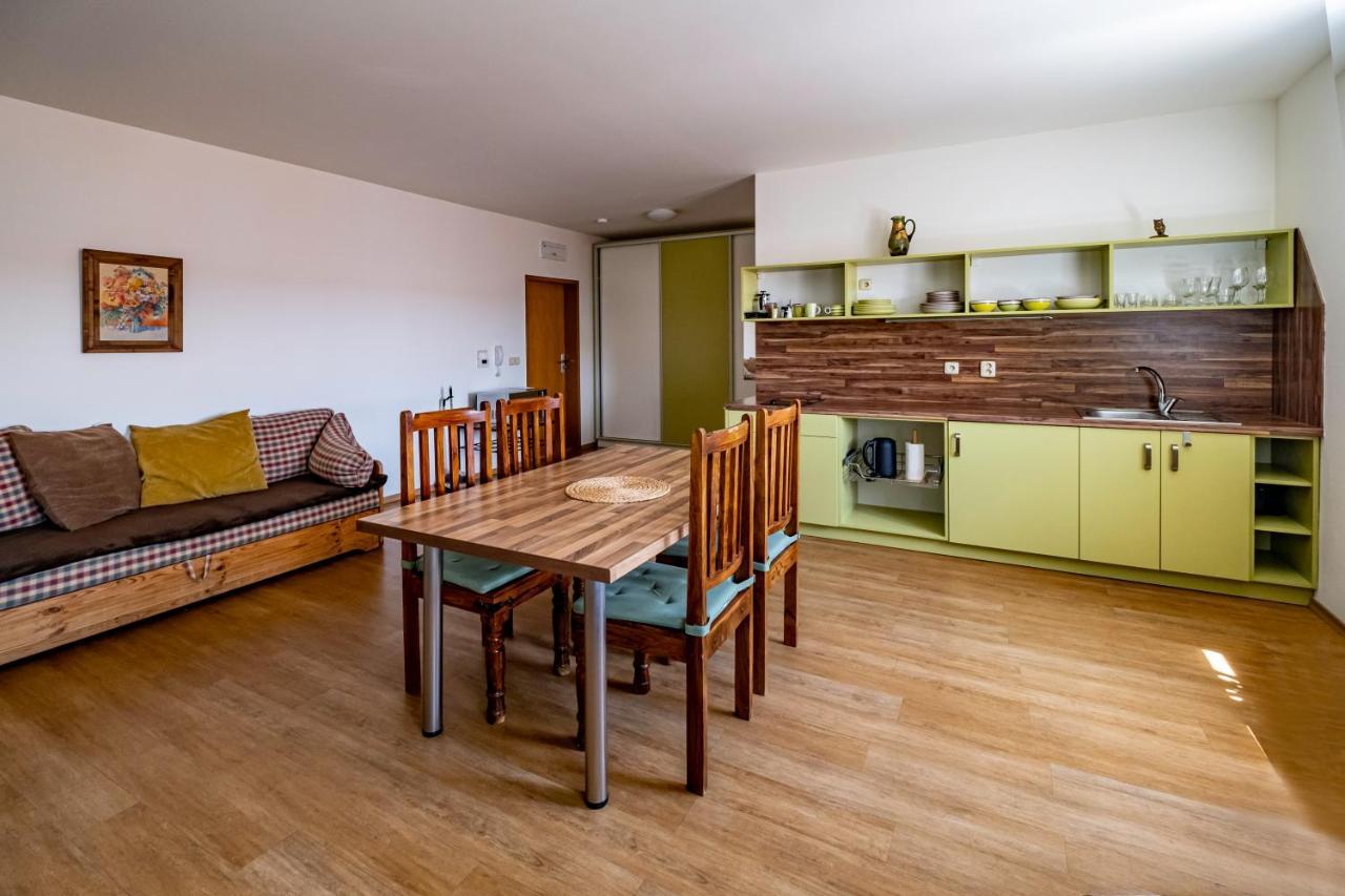 Apartmány Gulliver Mikulov Esterno foto